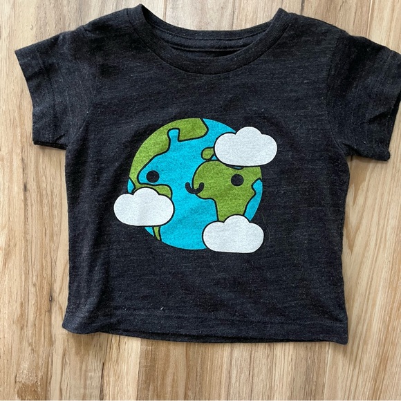 Mochi Kids Earth T-shirt - Picture 1 of 3